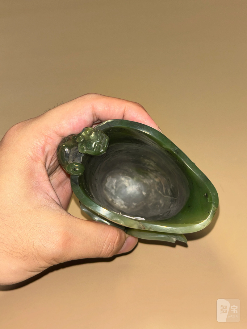 清乾隆 碧玉摩羯觥杯 - 图7
